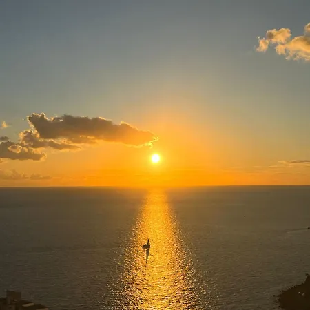 Apartment Stunning Sunset Ocean View